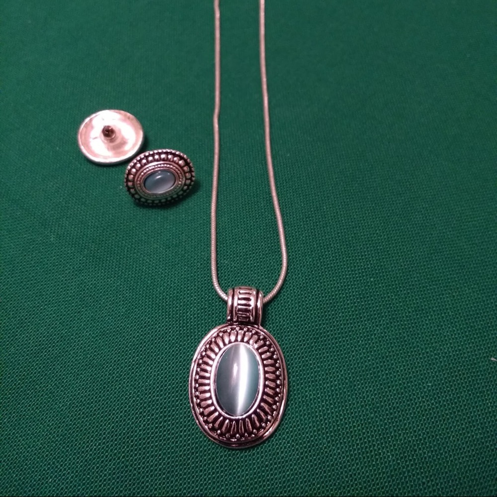 Blue cat’s eye silvertone necklace and earring set